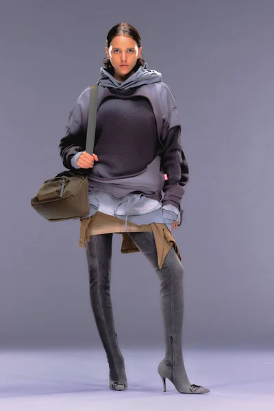 Look 32